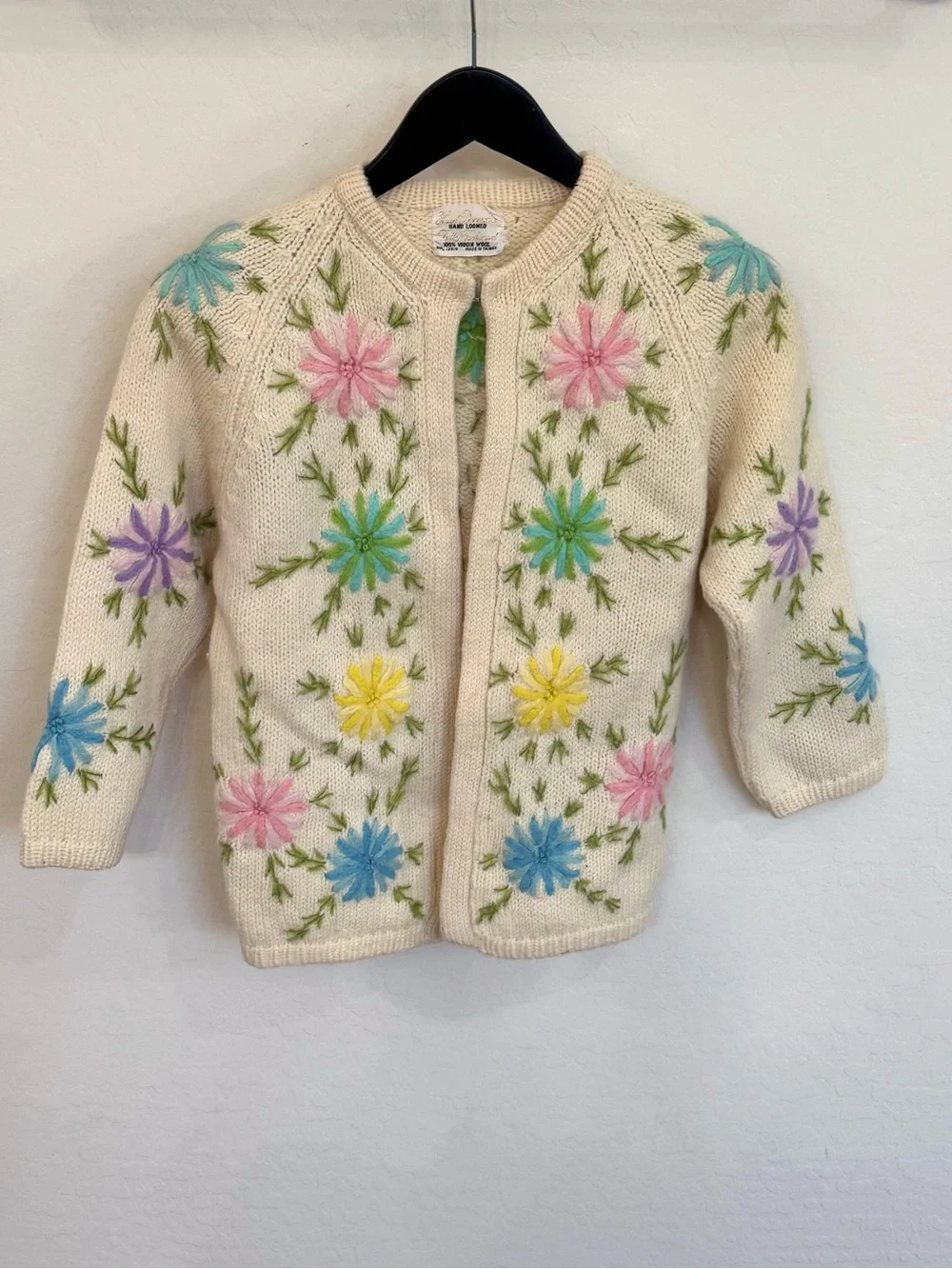 Vtg 60s 70s Hand Loomed 100% Virgin Wool Floral Embroidered Cardigan Sweater S/M - Picture 1 of 9